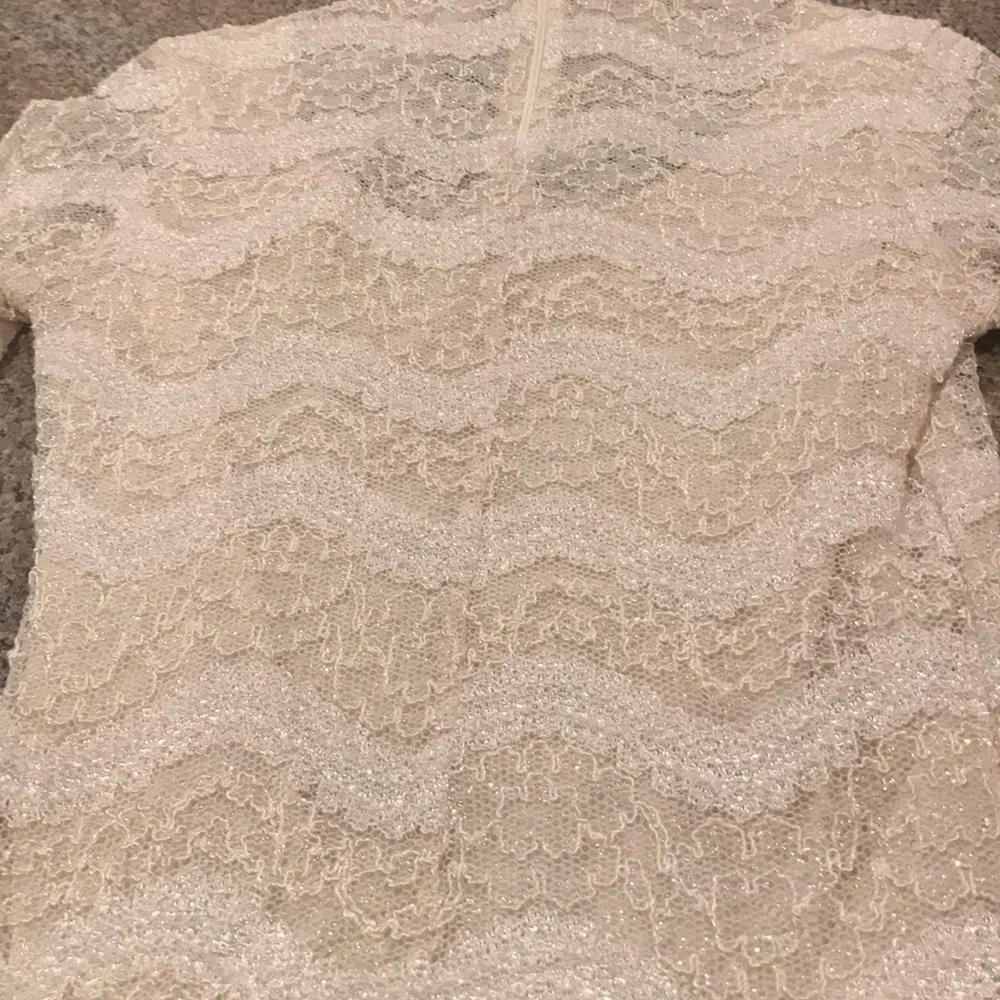Kay Celine lace top- size small - Picture 5 of 7